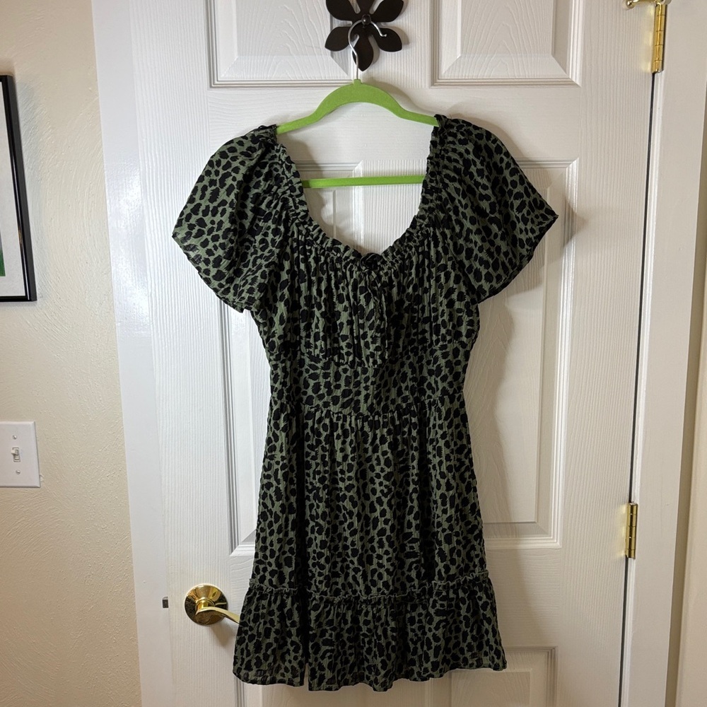 Mi Ami Stylish Ruffled Leopard Print Dress Peasant-style Bodice Fully Lined Sz M